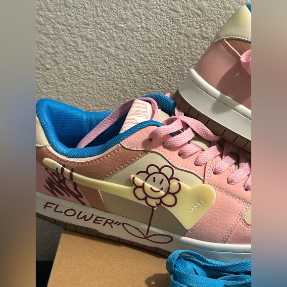 Sunflower Couple Sports Skate Shoes – Pastel Pink Size US men 8/ women 9.5 – NIB - Picture 2 of 7